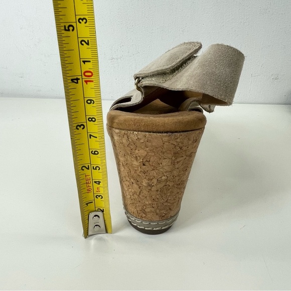 Clarks Helio Float Wedge Sandal in Tan Suede Size 10 Wide - Picture 7 of 13
